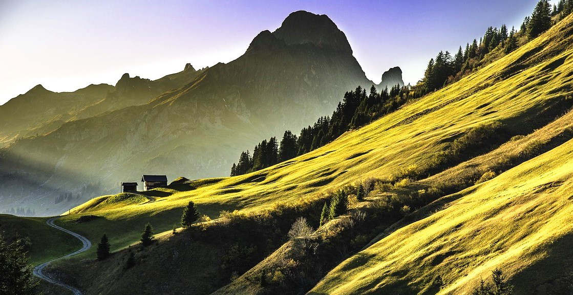Immobilie-Bergblick-Alpen