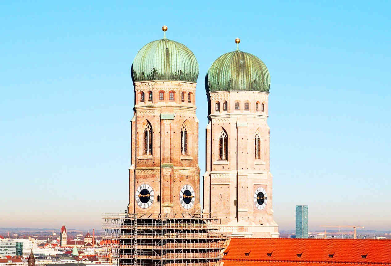 Tuerme-Muenchen-Frauenkirche.jpg
