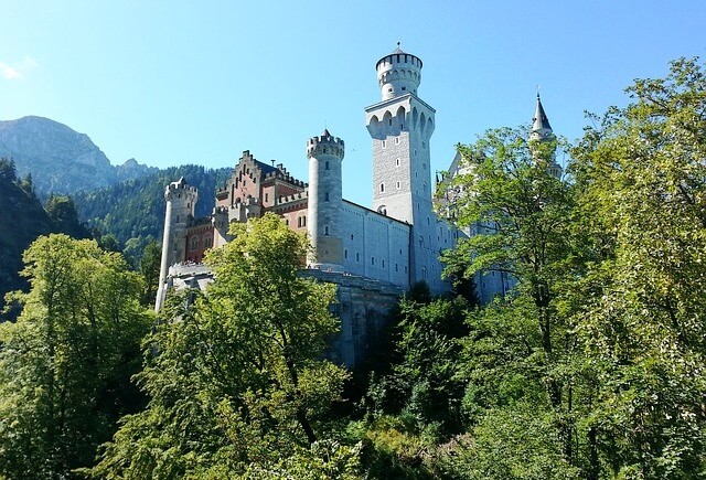 Turm-Schloss-Neuschwanstein.jpg