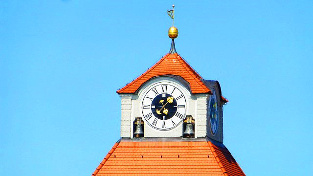 Uhr-Turm-Schloss-Nymphenburg.jpg